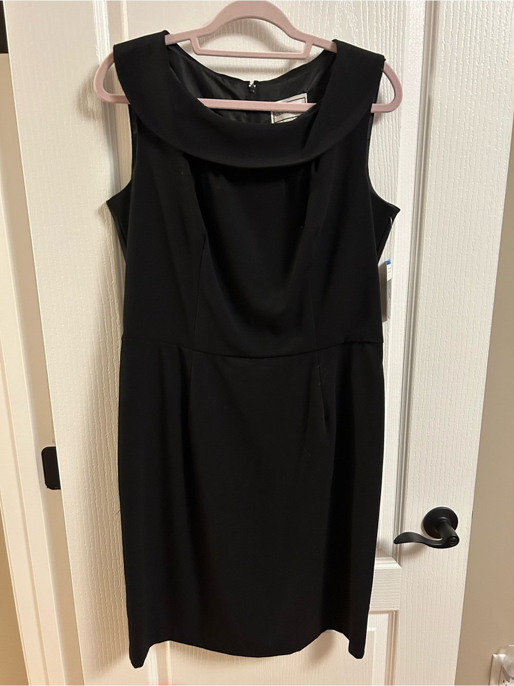 karin stevens Black Sleeveless Mini Sheath Dress
